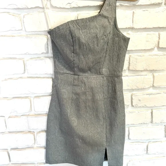 Princess Polly Dress - Picture 2 of 5